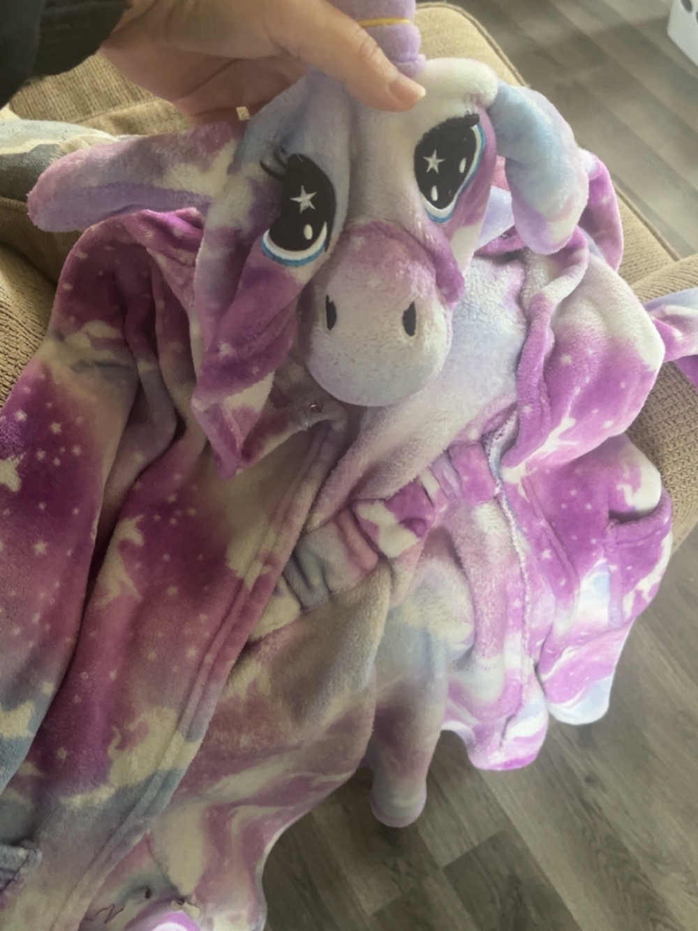 Kohl's Kids Purple and White Unicorn Hooded Bath Robe